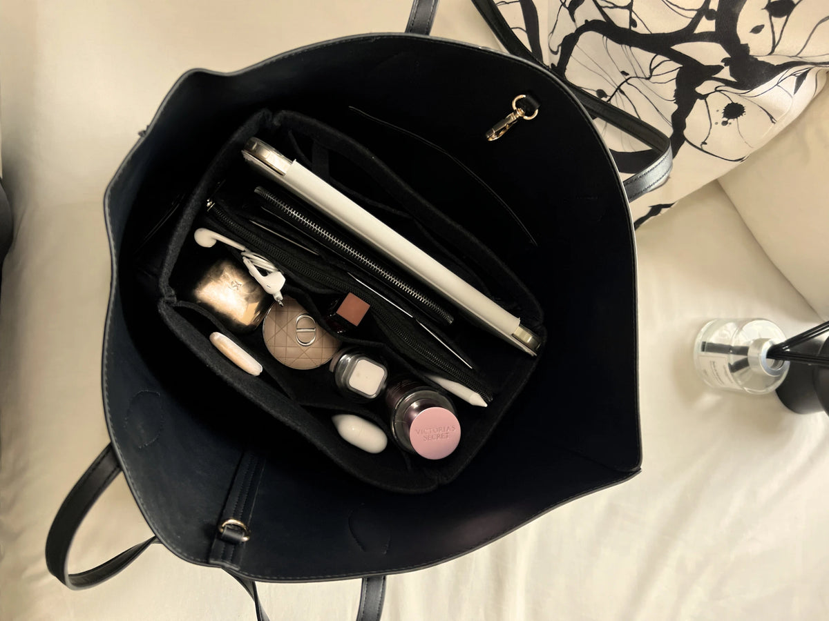 Vue du dessus d'un sac organisé avec BLINKO